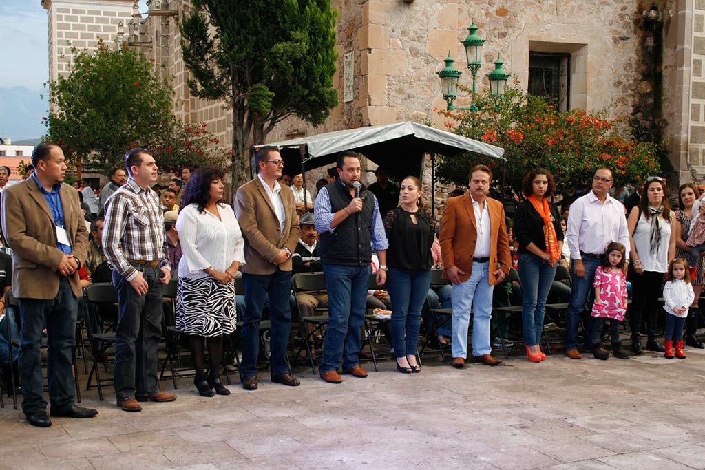 Alcalde inaugura el festival de teatro de calle en Jerez