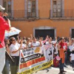 Marcha de maestros y padres de familia en contra de las reformas en Jerez