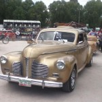 Desfile de autos clasicos y antiguos en Jerez