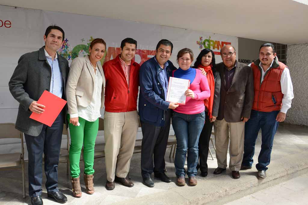 Entregan nombramientos de comités de participación social