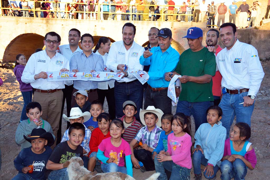 Inagura Alcalde dos obras en Santa Rita