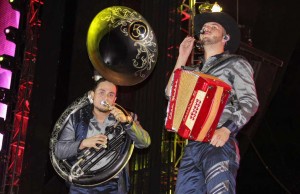 Magno cierre de la mejor feria con Calibre 50