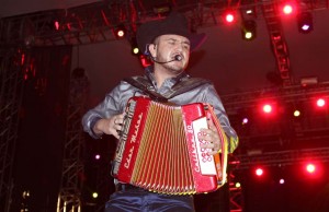 Magno cierre de la mejor feria con Calibre 50