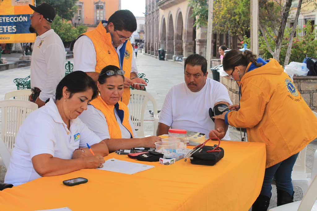 Inician DIF y Club de Leones campaña de detección de diabetes