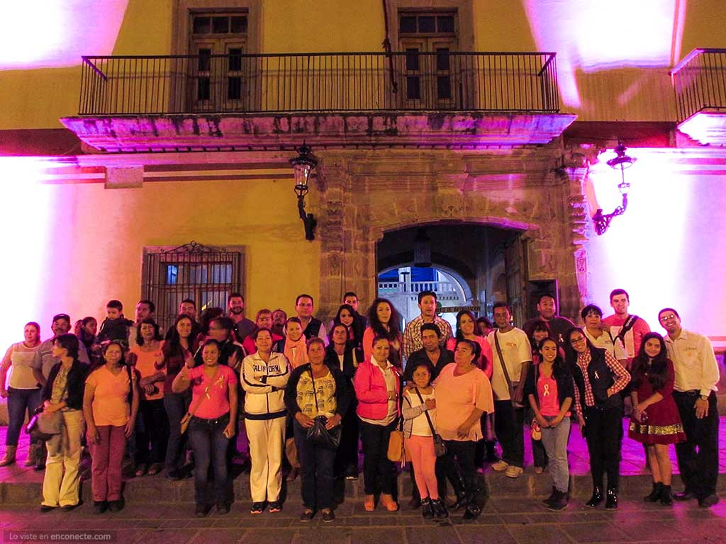 Presidencia de Jerez se pinta de rosa por el día internacional contra el cáncer de mama