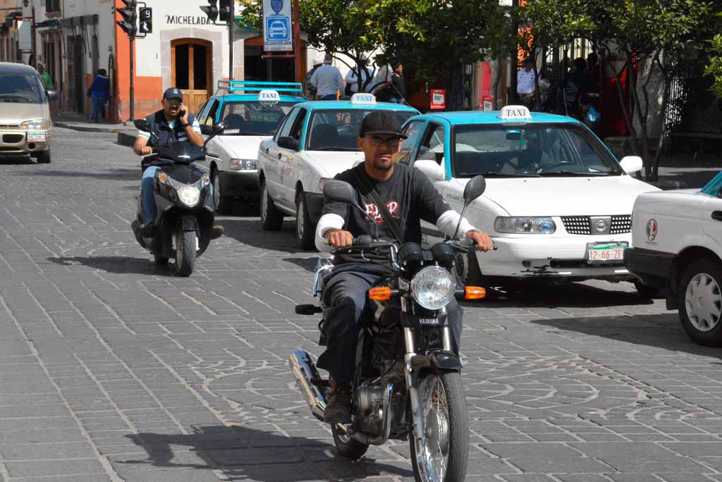 Llaman a motociclistas a respetar reglamento de Tránsito