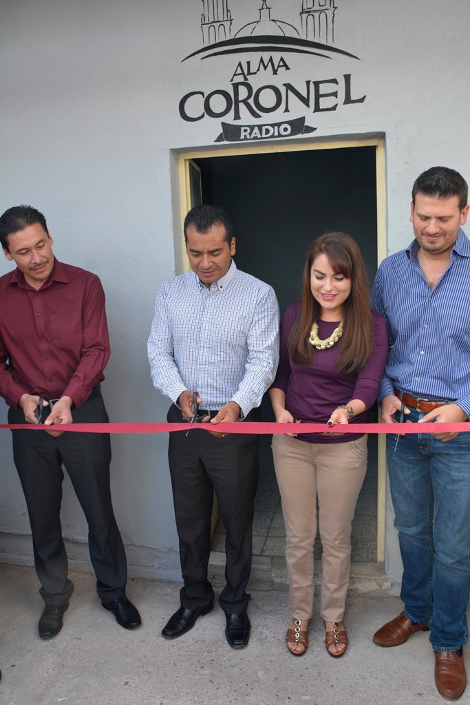 Alcalde preside inauguración de canal de radio por internet